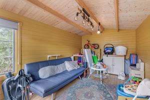 Photo 16- click for photo gallery